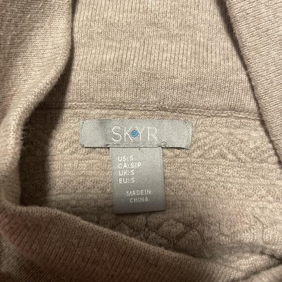 Skyr Sweater Womens Small Beige Funnel Cowl Neck Thumbholes Knit Pullover Top - Picture 3 of 10